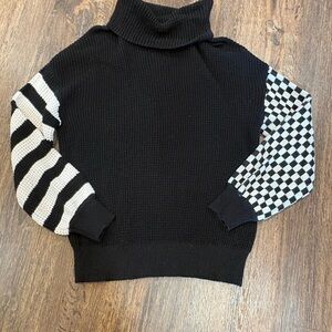 Black and White Patterned Women's Sweater